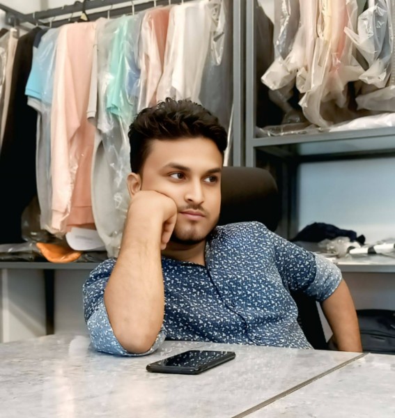 Md.Arif, 30, Poo Das Trincheiras