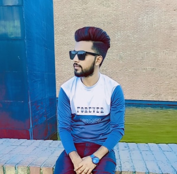Akaah, 28, Dialakoroba