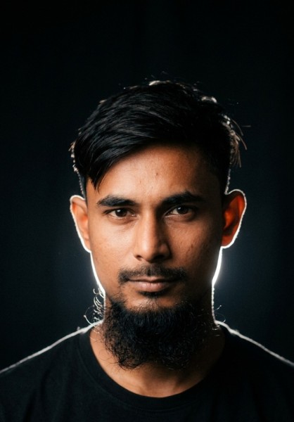Nur, 32, Flores