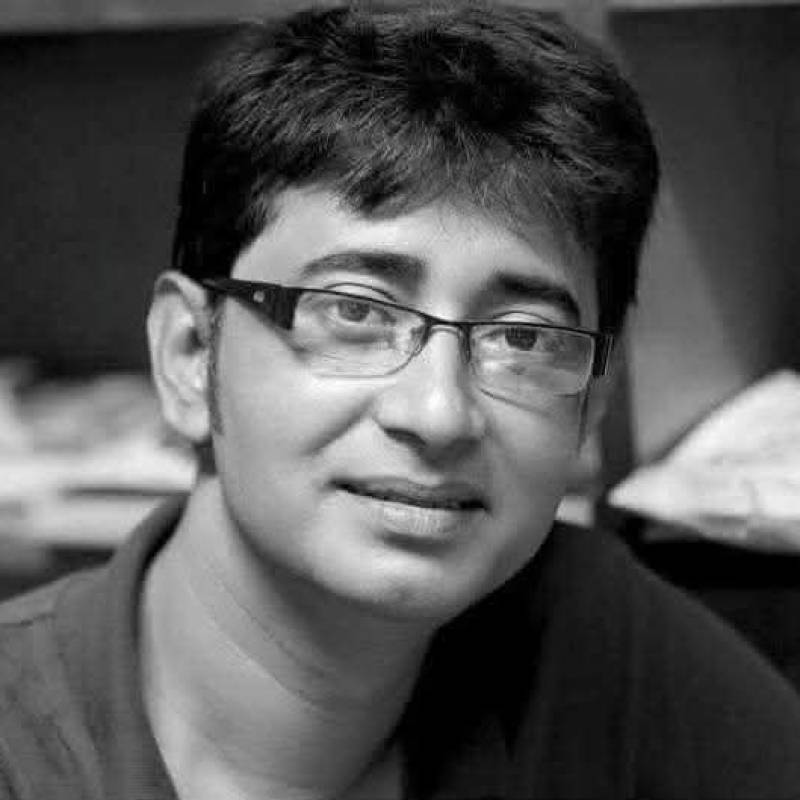 Manik, 31, Ambalajia