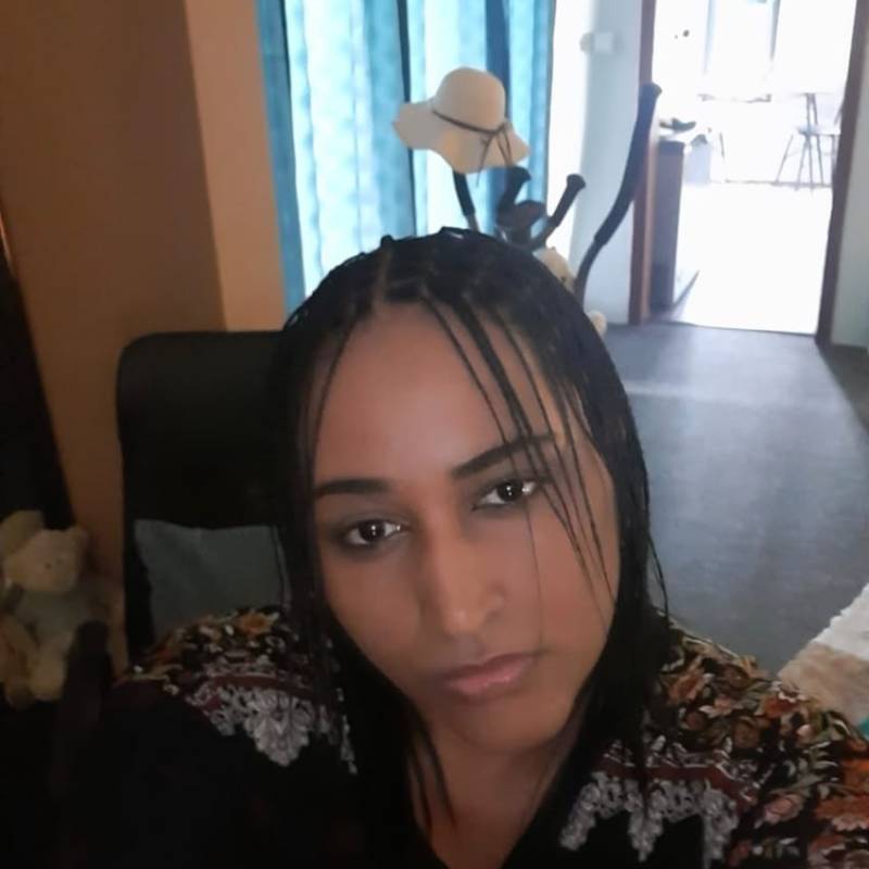 Mona Barbie, 31, Bagan Si Apiapi