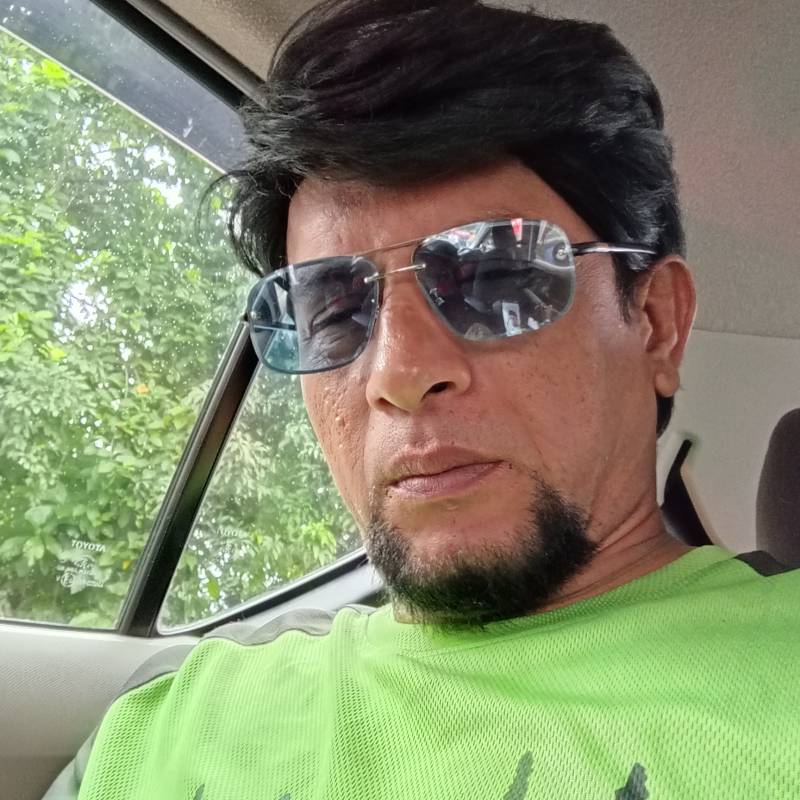 Fayjal, 41, Bellevue Washington State
