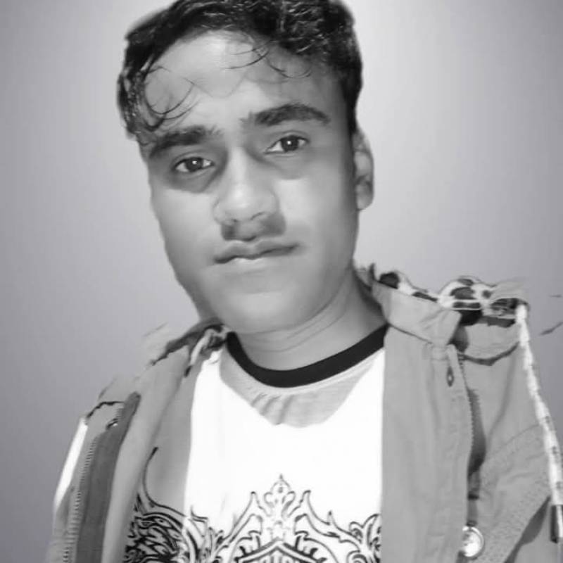 Akash, 31, Moorslede