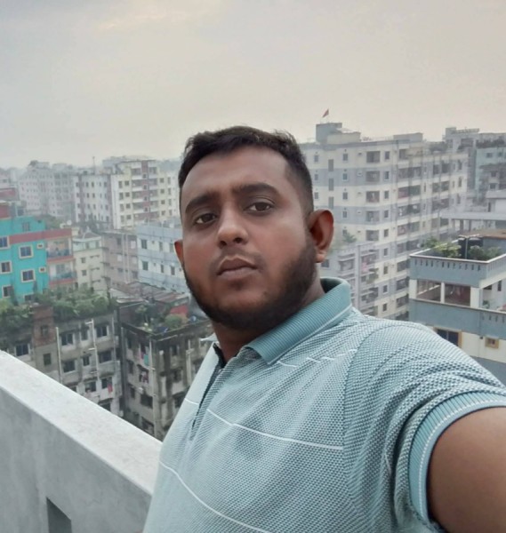 MD Omar, 27, Oui