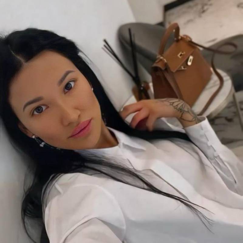 Mel22874192 dating